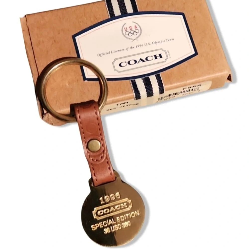 NWT 𝑅𝑎𝑟𝑒 𝑉𝑖𝑛𝑡𝑎𝑔𝑒 Coach | 1996 US Olympic Team Collection Keyfob - Picture 6 of 10